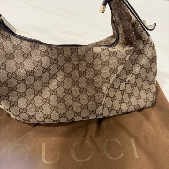 100% Authentic Gucci Beige Monogram Shoulder Bag - Picture 9 of 13